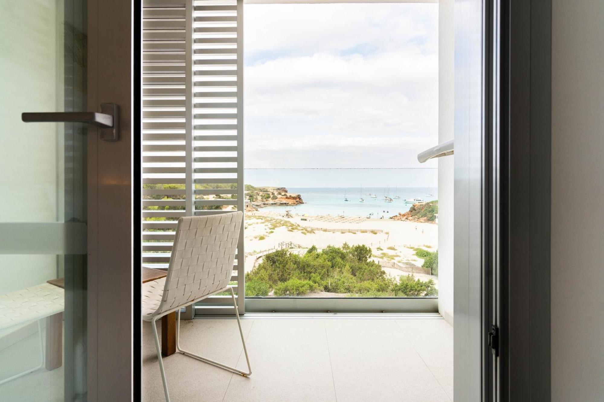 Hotel Cala Saona & Spa Exteriör bild