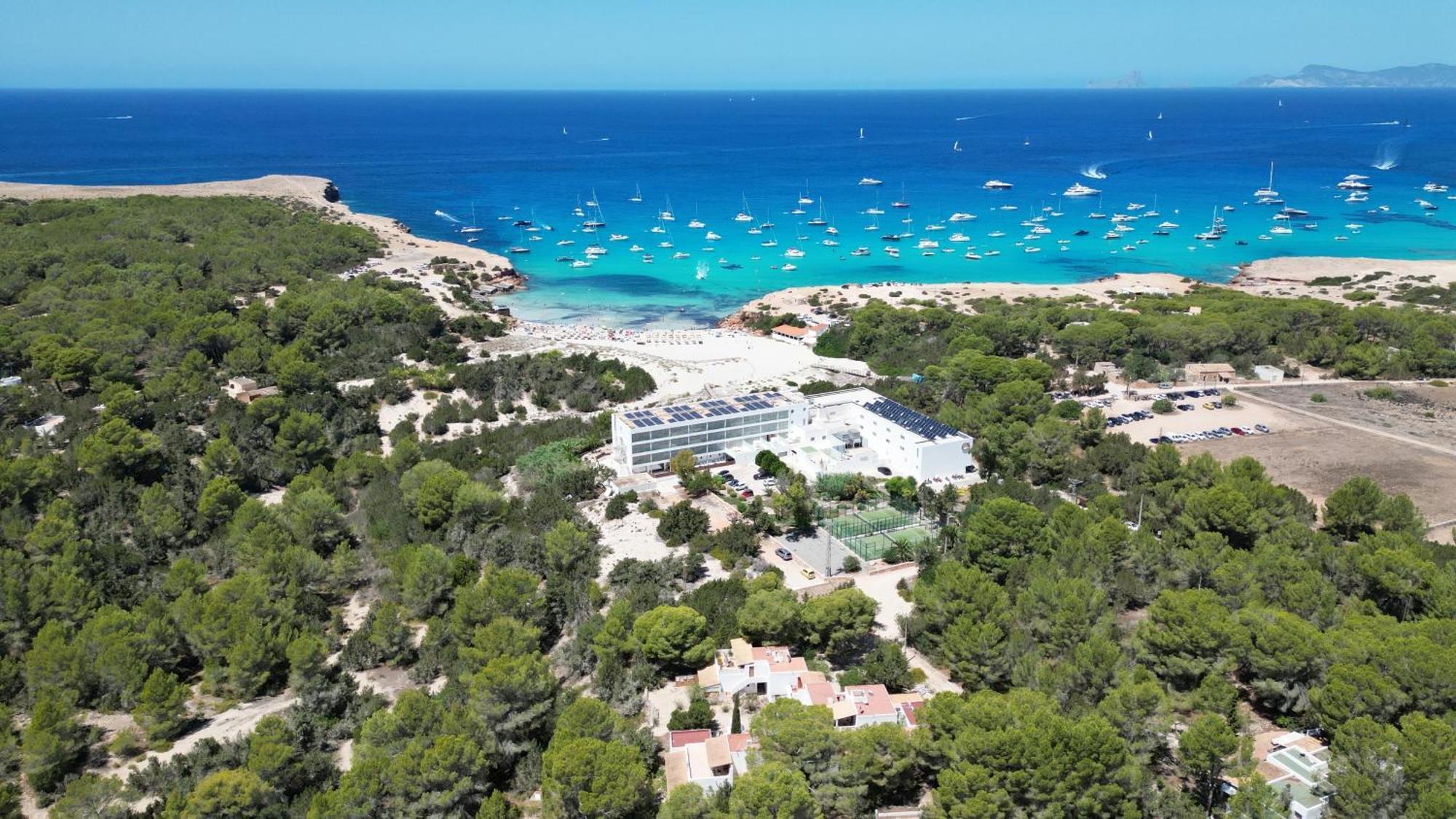 Hotel Cala Saona & Spa Exteriör bild