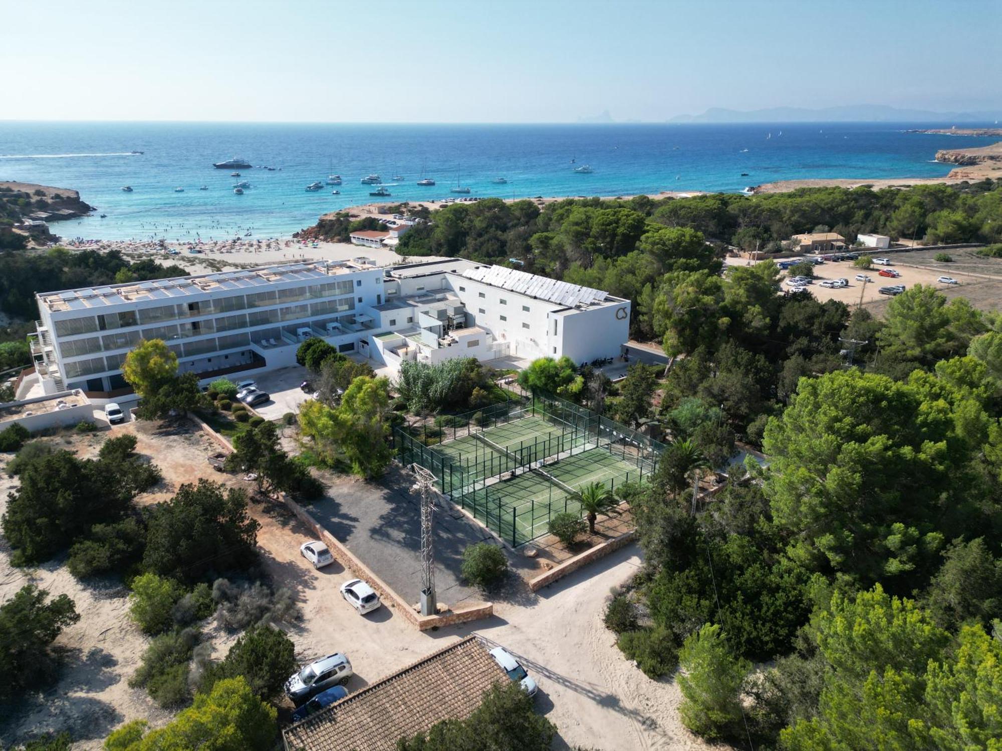 Hotel Cala Saona & Spa Exteriör bild