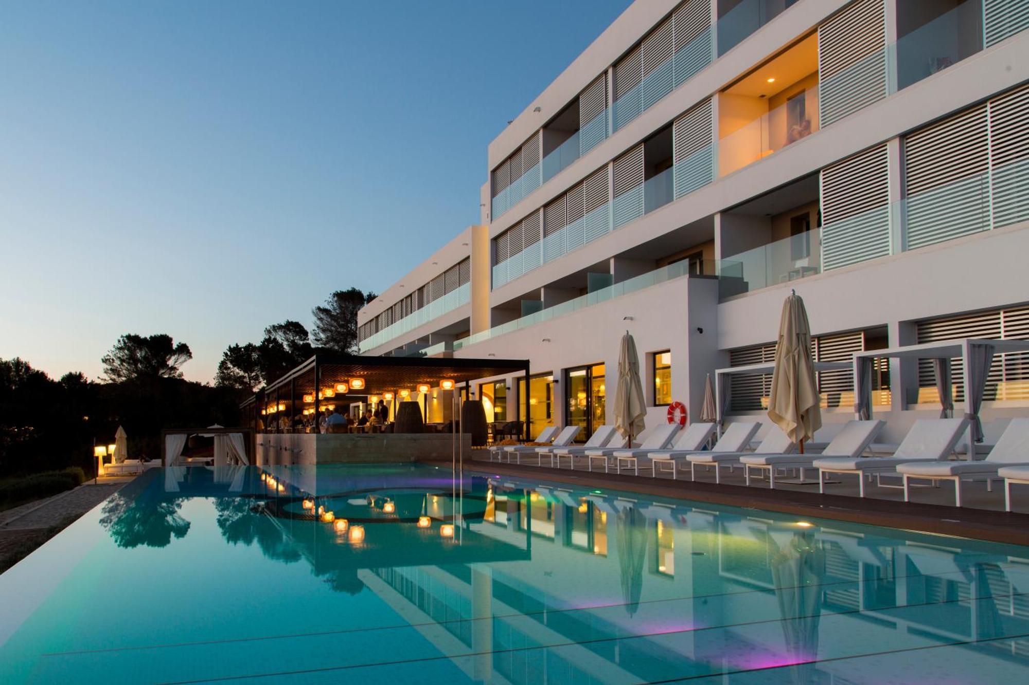 Hotel Cala Saona & Spa Exteriör bild